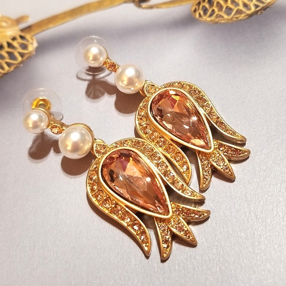 NEW Oscar de la Renta 14k plated Pink Crystal Earrings - Picture 2 of 7